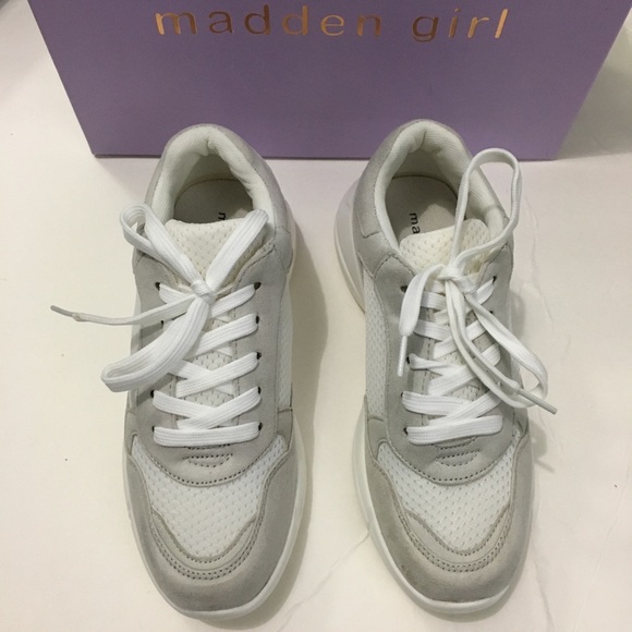 Madden Girl dad sneakers - Picture 4 of 4